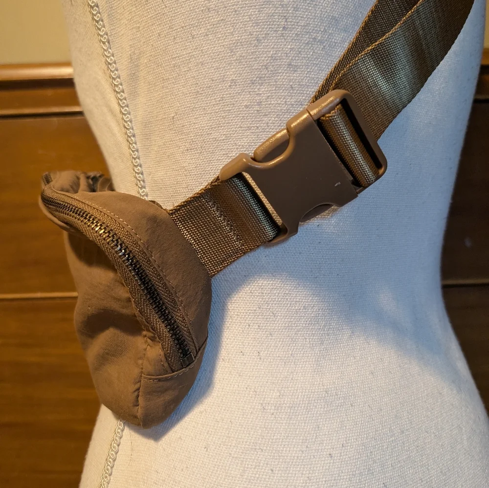 Tan Everywhere Belt Bag Casual Travel Purse Fanny Pack - Picture 8 of 13